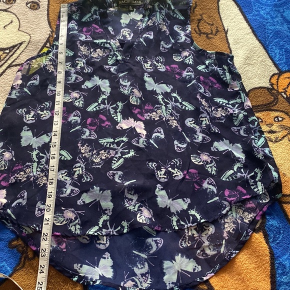 Almost famous butterfly top - Picture 4 of 7